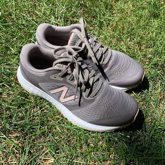 EUC New Balance 520 Breathable Mesh Lightweight Lace-up Running Shoes Size 10 - Picture 3 of 8